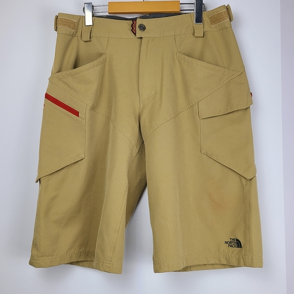 The North Face Other - The North Face men's tan cargo shorts w/ adjustable waist, size M